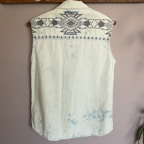 Forever 21 Acid Wash Jean Vest - Picture 4 of 5